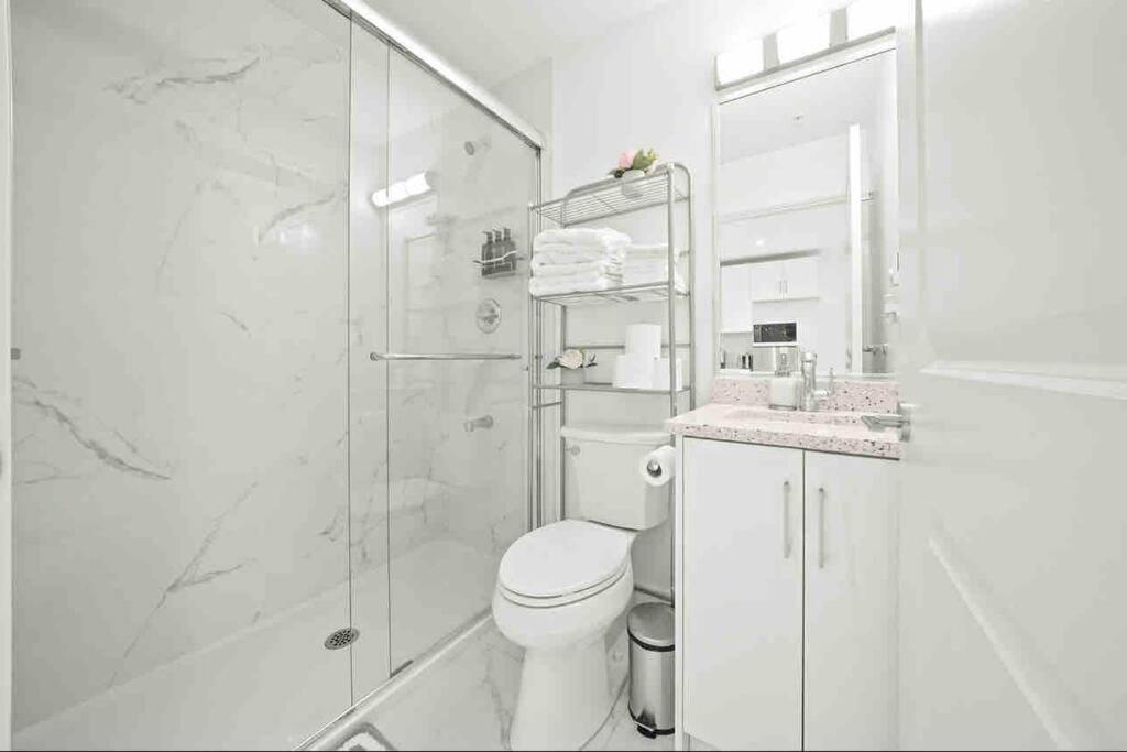 Entire New Cozy And Modern 2-Storey House แวนคูเวอร์ ภายนอก รูปภาพ