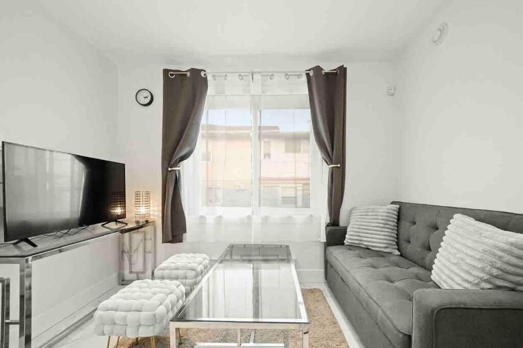 Entire New Cozy And Modern 2-Storey House แวนคูเวอร์ ภายนอก รูปภาพ