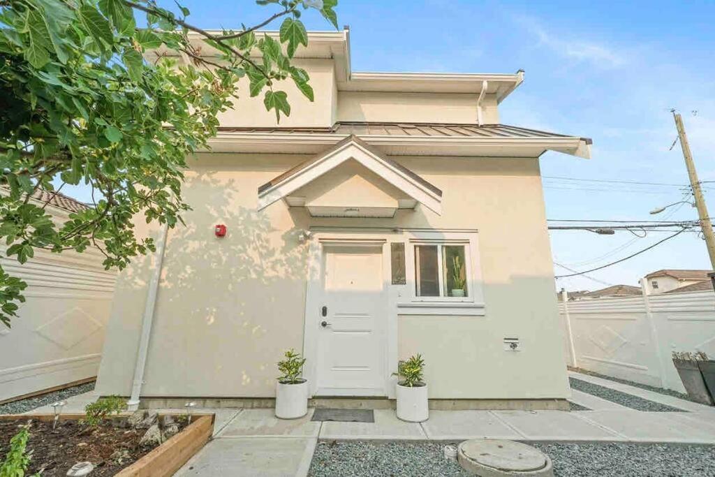 Entire New Cozy And Modern 2-Storey House แวนคูเวอร์ ภายนอก รูปภาพ