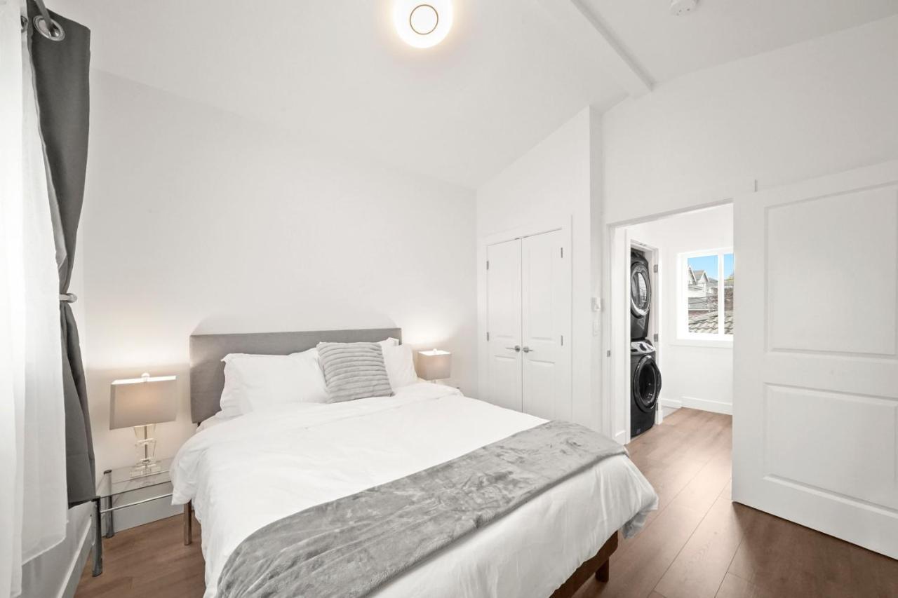 Entire New Cozy And Modern 2-Storey House แวนคูเวอร์ ภายนอก รูปภาพ